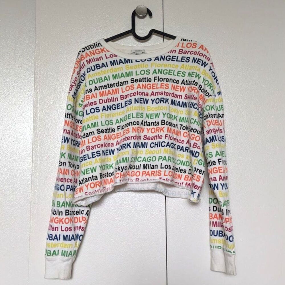 Forever 21 Multi Colored City Name Cropped Lightweight Pullover Sweater Sz M